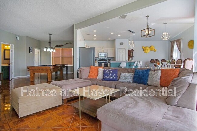 Building Photo - 403 Corvina Dr