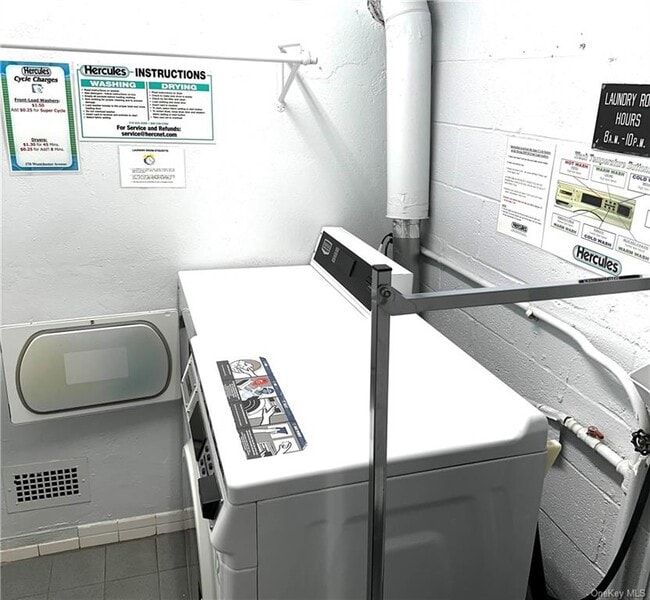 Building Photo - 370 Westchester Ave