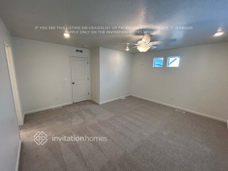 Building Photo - 328 N Broadway Dr