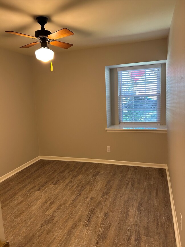 Building Photo - 10233 Moorberry Ln