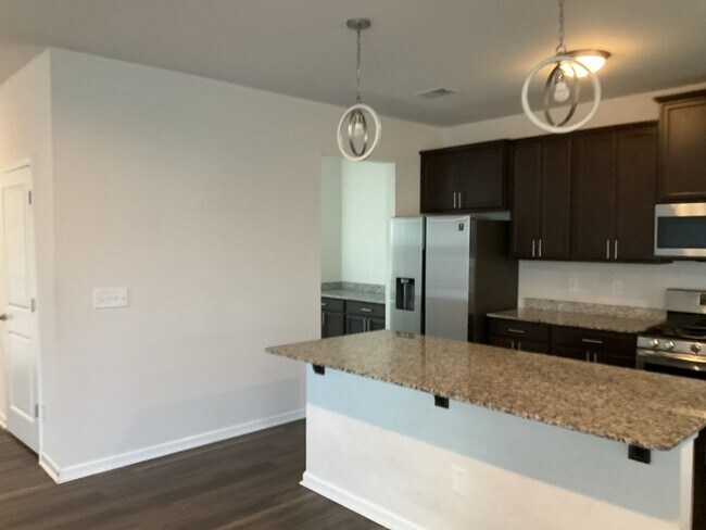 Building Photo - 511 Rhine Falls Ln