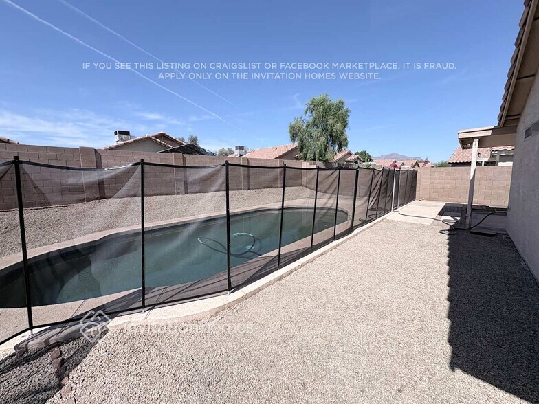 Building Photo - 954 E Pima Ave