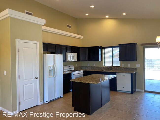 Building Photo - 3 br, 2 bath House - 3445 N. Sage St.