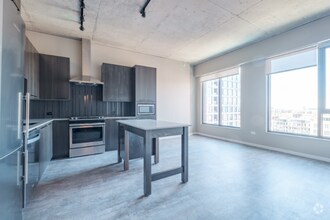 Building Photo - 52 N Sangamon St
