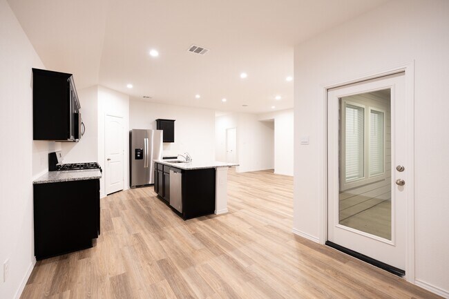 Building Photo - 14914 Timber Pnes Dr