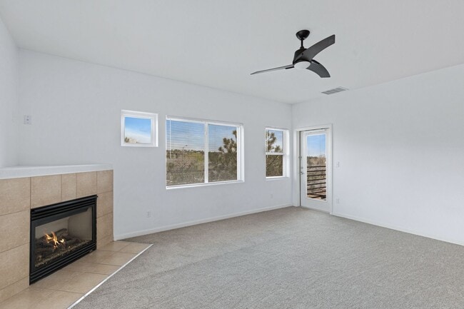 Building Photo - NEWLY REMODELED 2 BEDROOM 2 BATH CONDO