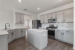 Building Photo - 4529 Hemingway Ave