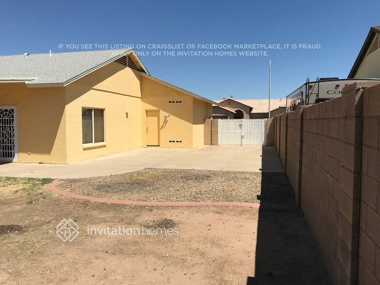 Building Photo - 10131 W Oregon Ave