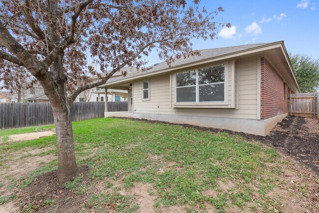 Building Photo - 2205 Speidel Dr