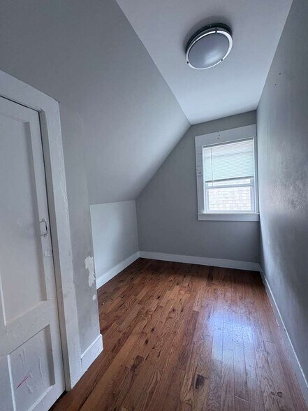 Building Photo - 271 Howard Ave