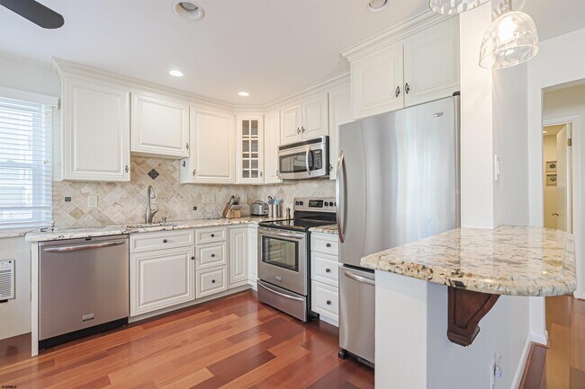 Building Photo - 9506 Ventnor Ave