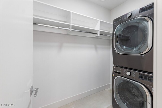 Building Photo - 386 Tranquil Peak Ct