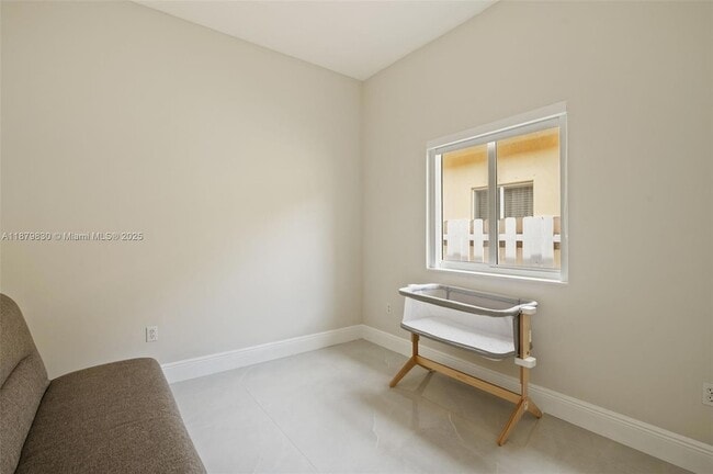 Building Photo - 3103 SW 140th Ave