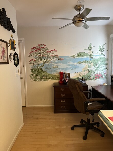 Desk Area - 10229 W Bolivar Dr