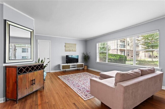 Building Photo - 2250 Cheshire Bridge Rd NE