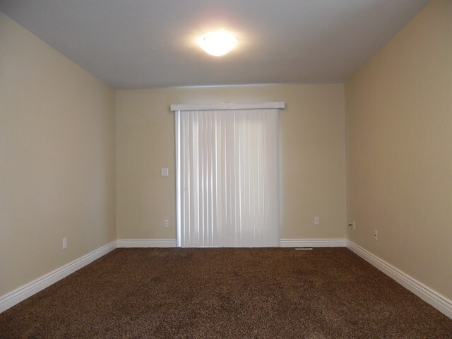 Building Photo - 1205 Princes Cir