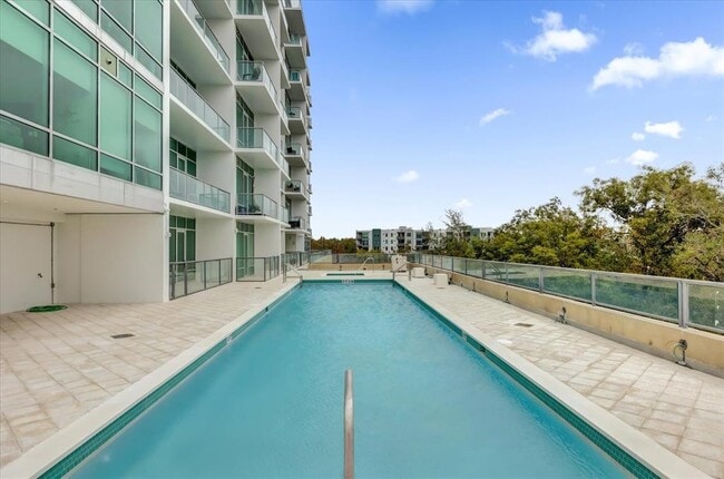 Building Photo - 101 S Eola Dr
