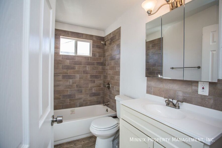 Building Photo - 2107 48th St