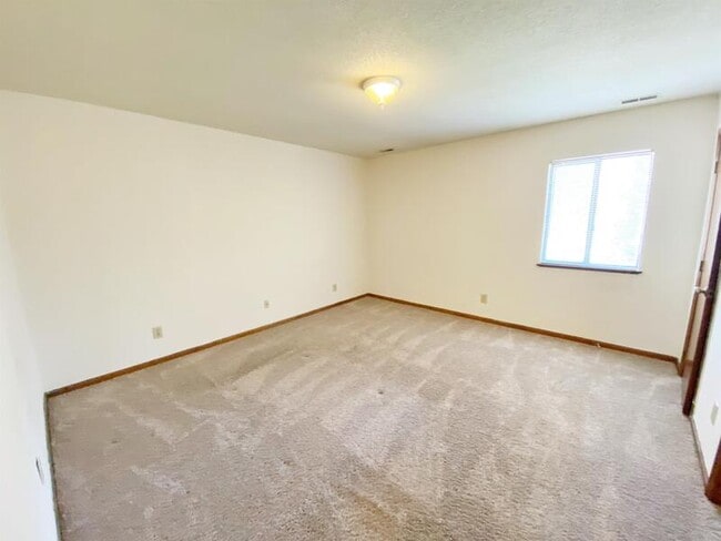 Building Photo - 908 Hearthridge Ct