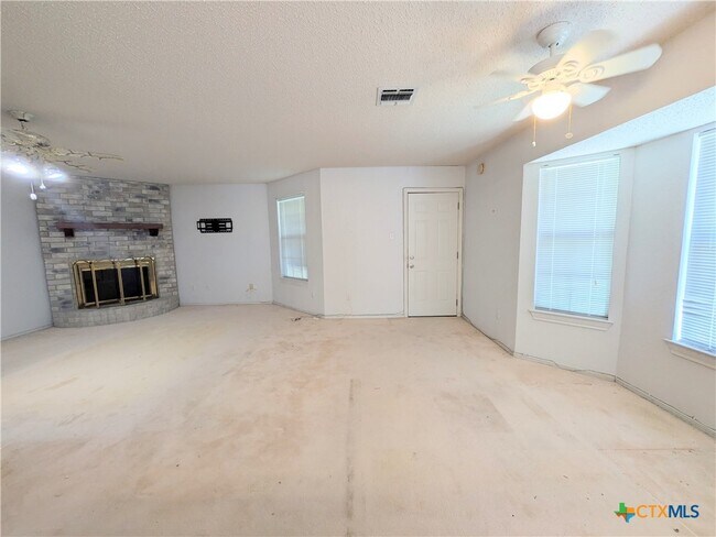 Building Photo - 1428 Devin Dr