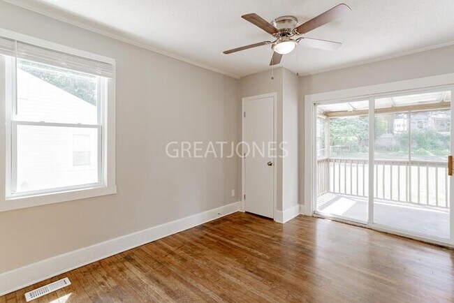Building Photo - Charming 2 Bedroom in Greenville!