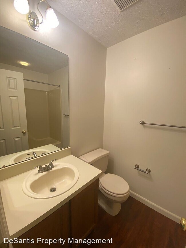 Building Photo - 3 br, 2.5 bath House - 902 Lexington Drive