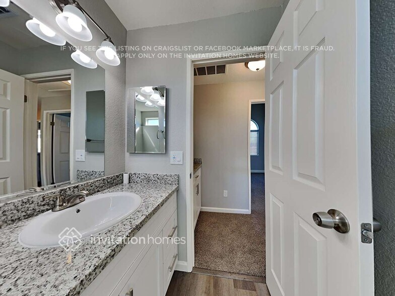 Building Photo - 370 Hibiscus Ln