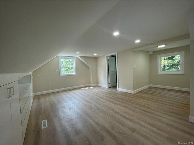 Building Photo - 17 Catskill Ave