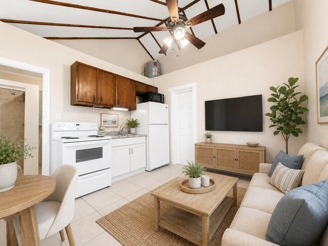 Building Photo - Convenient Downtown Living in a Bright and Comfortable 1-Bedroom Studi