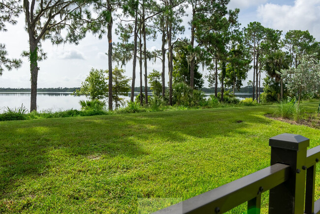 Building Photo - 6387 Grandview Hill Ct