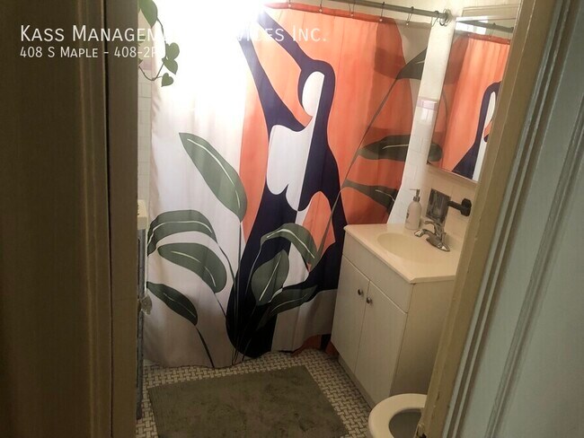 Building Photo - 408 S Maple Ave