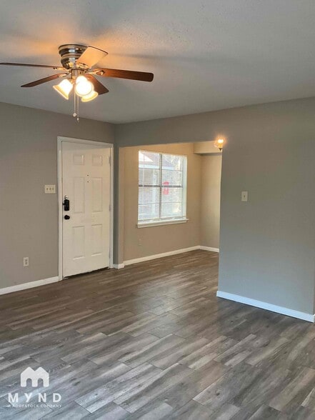 Building Photo - 1819 Briarcreek Blvd