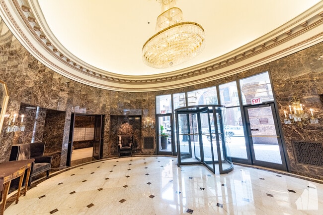 Building Photo - 10 E Ontario St