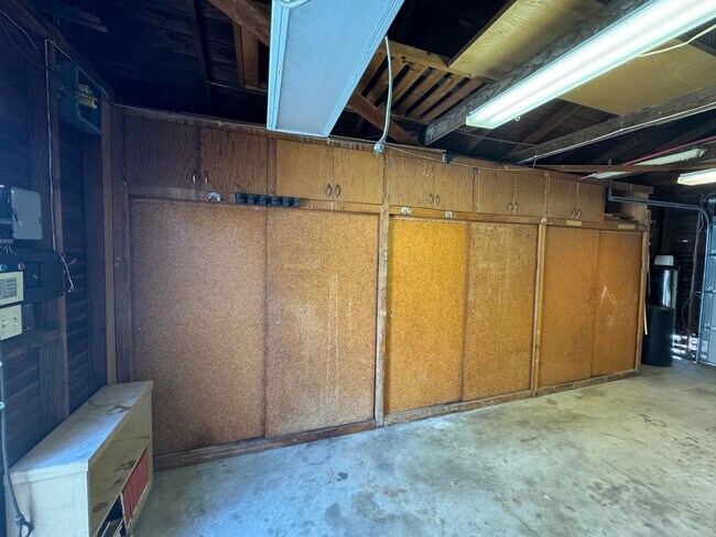 Building Photo - Chino Home for Lease