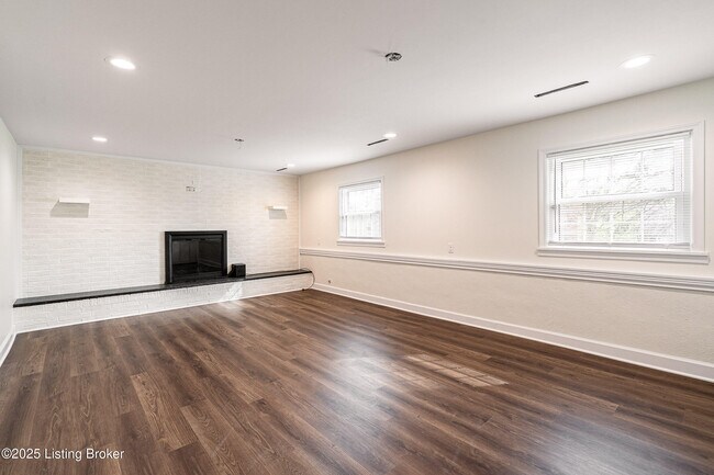 Building Photo - 3801 Iron Horse Wy