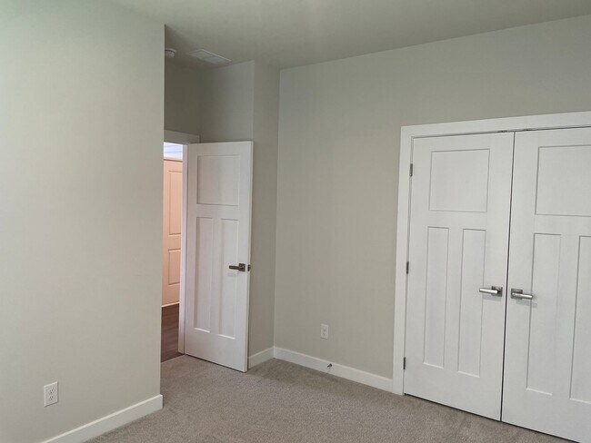 Building Photo - 2116 Sounders Ln NE