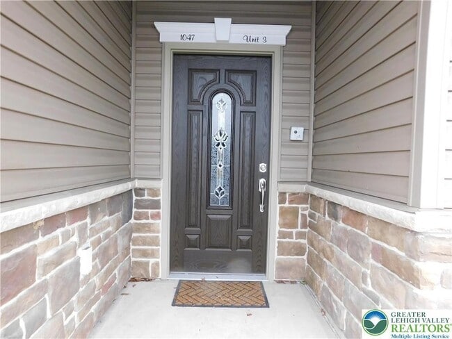 Building Photo - 1047 Cetronia Rd