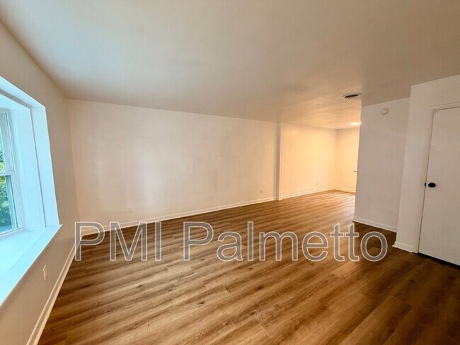 Building Photo - 1241 Grove Park Ln