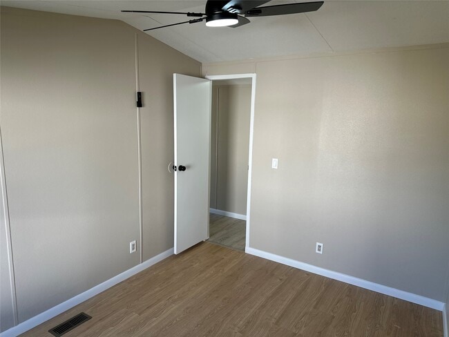 Building Photo - 4602 Durant Ave