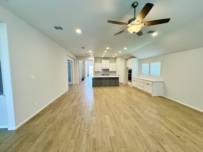 Building Photo - 31310 Wildflower Fld Ct