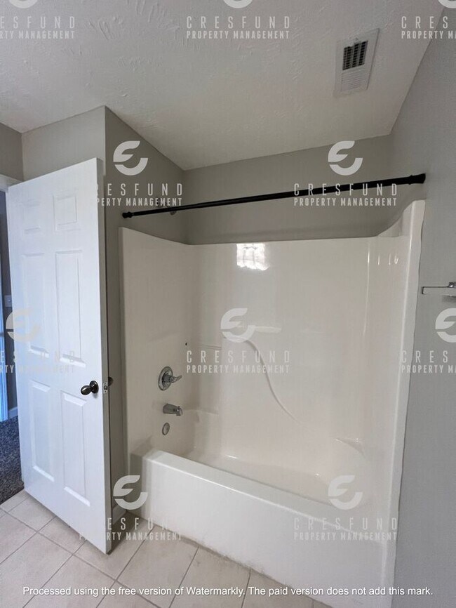 Building Photo - 2Bdrm 2Bath in Gated Community - Available Now!