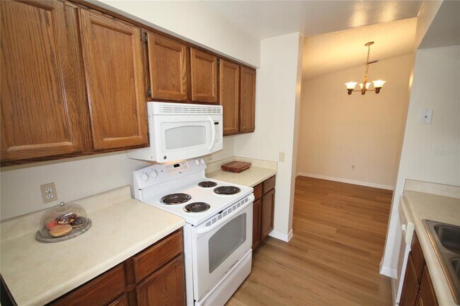 Building Photo - 185 Waterfall Way