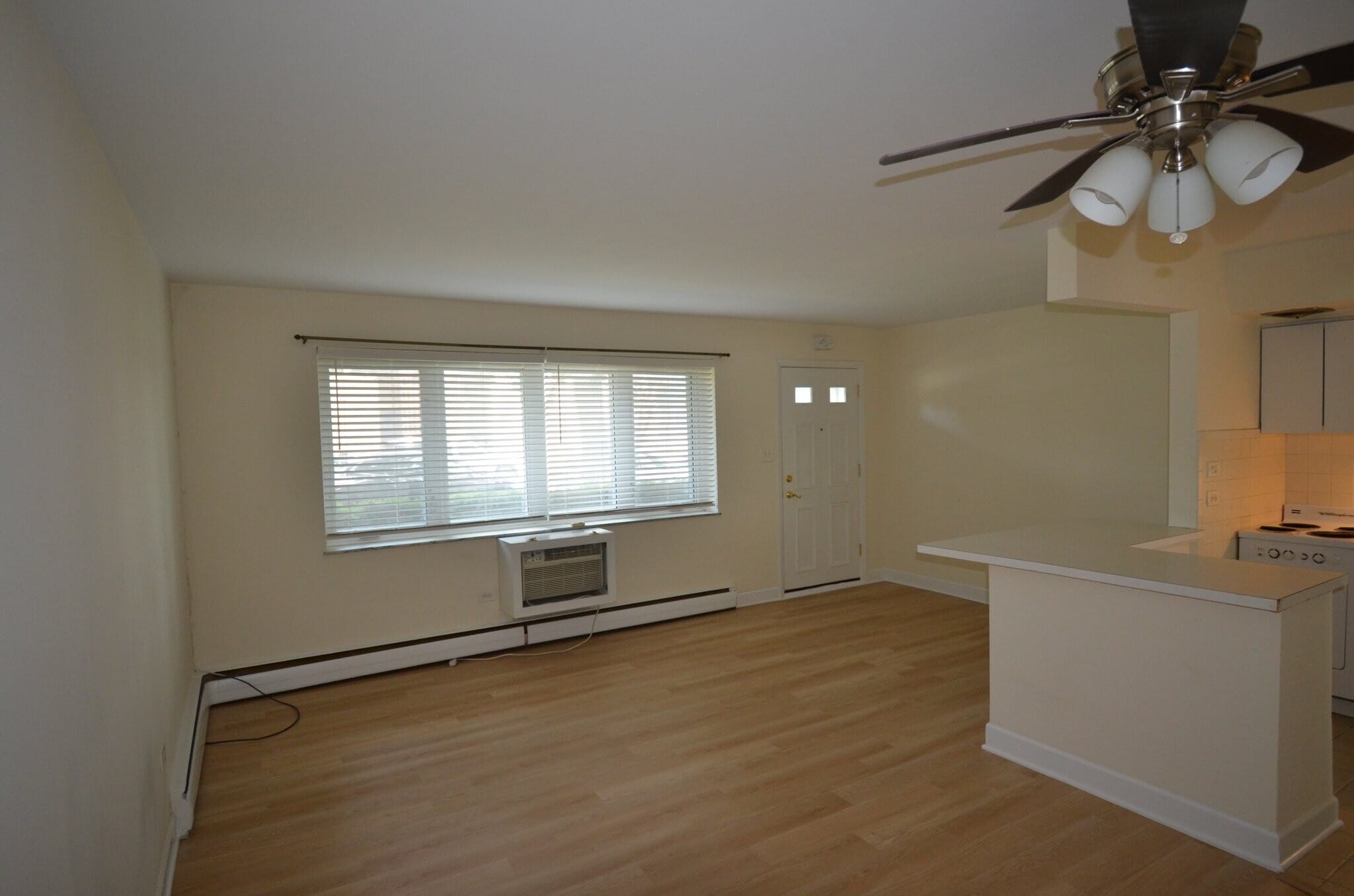 Building Photo - 2032 Linden Ave
