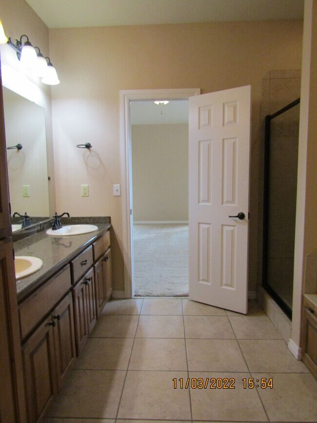 Building Photo - PETS NEGOTIABLE  !!!