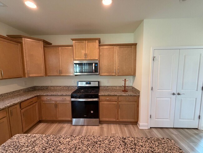 Building Photo - 763 Heartpine Dr