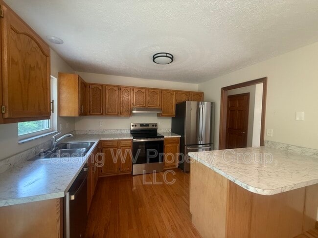 Building Photo - 448 Kingswood Dr
