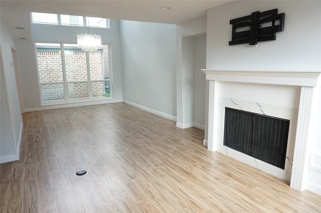 Building Photo - 4006 Breakwood Dr