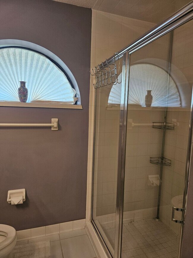 Building Photo - 2 BEDROOM 2 BATH HOME IN  PELICAN BAY GATED COMMUNITY