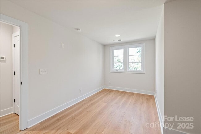 Building Photo - 1356 Briar Creek Rd