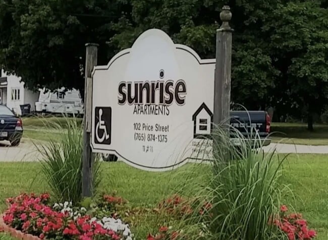 Building Photo - 102 Price St